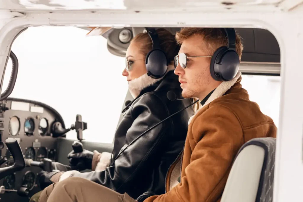 pilotes amateur à bord d'un avion léger