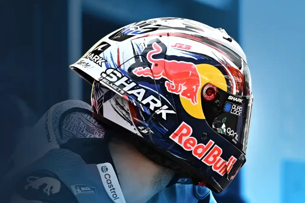 pourquoi et quand changer son casque moto ?